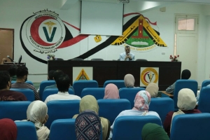 اجتماع عميد كلية الطب البيطري مع الهيئة المعاونة لمناقشة الاستعدادات للعام الدراسي الجديد