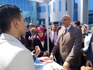 مشاركة كلية الطب البيطري بملتقى التوظيف والتطوير المهني الأول بالجامعة